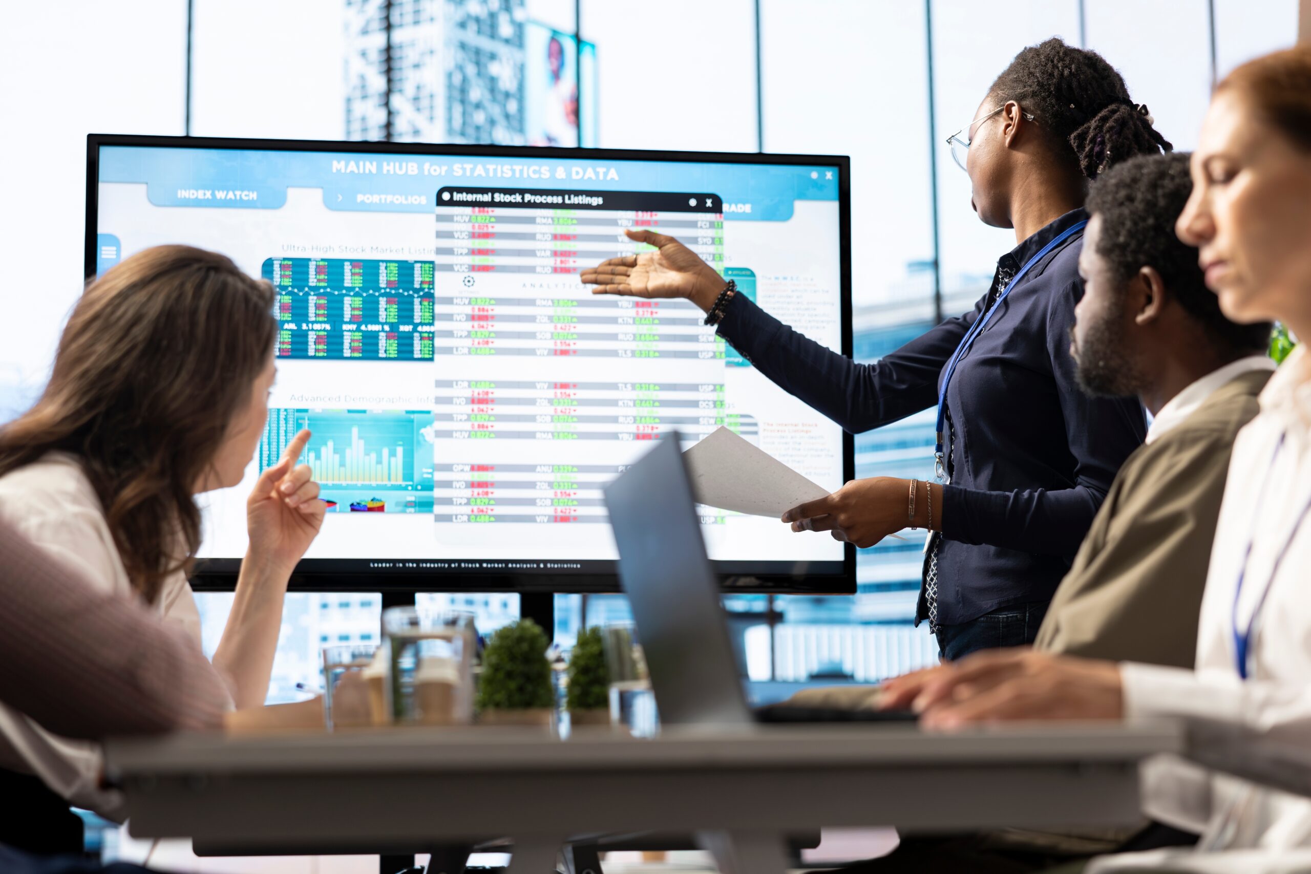 Effective feedback in peer-to-peer digital communities